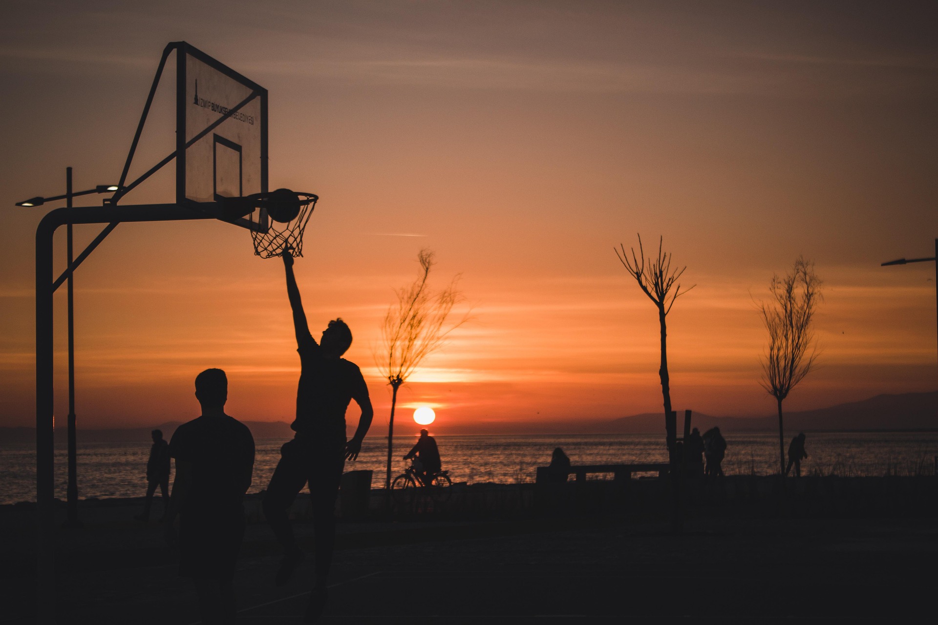backetball hoop at night