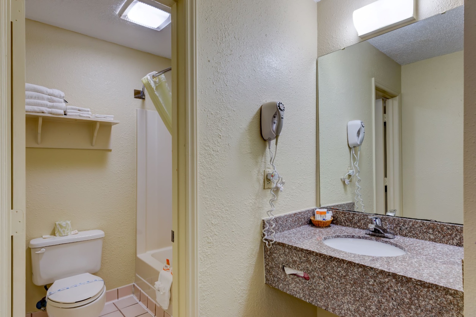Bathroom Image 2