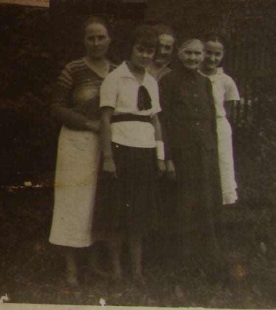 Wiktoria Mastyj with Children